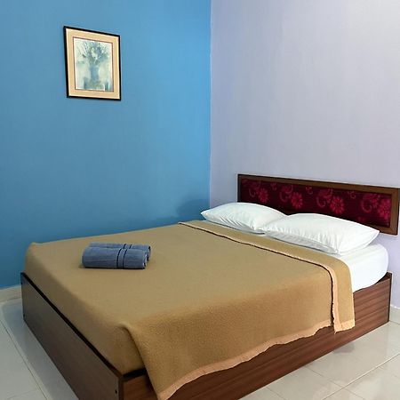 Rayyan'S Roomstay Pantai Kok Exterior photo