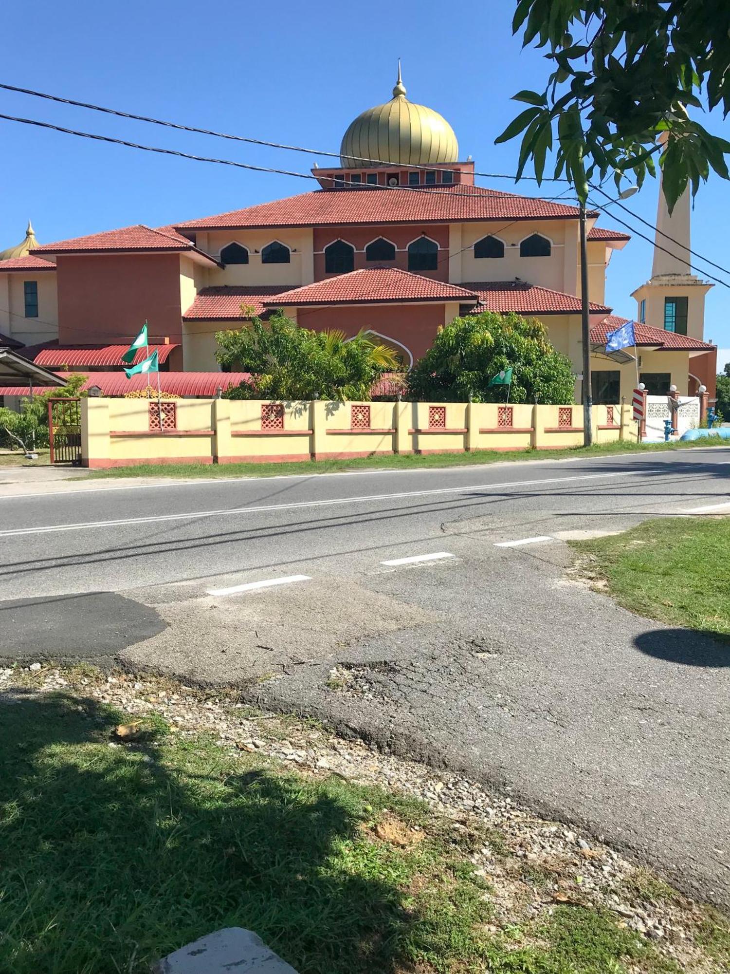 Rayyan'S Roomstay Pantai Kok Exterior photo