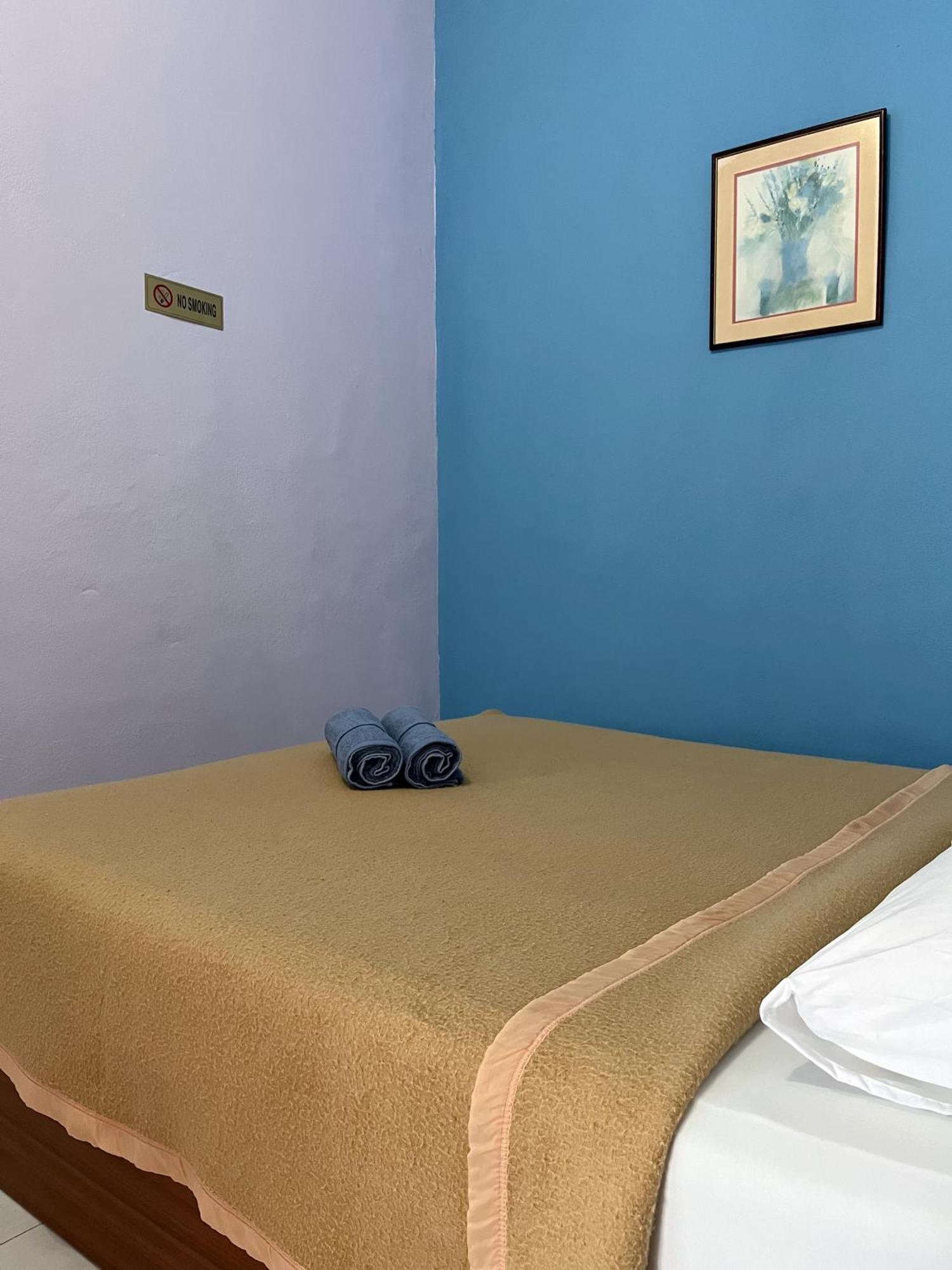 Rayyan'S Roomstay Pantai Kok Exterior photo