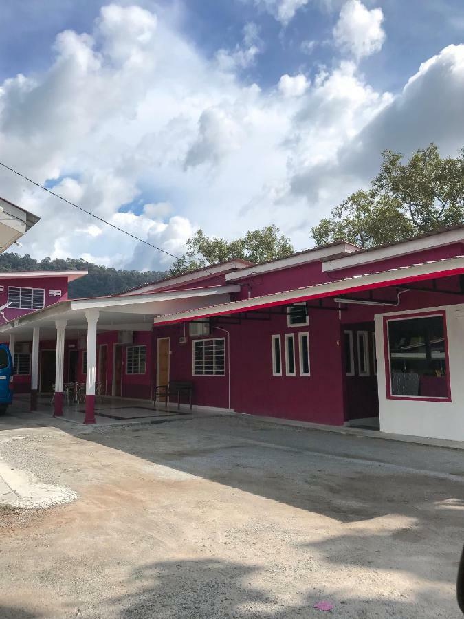 Rayyan'S Roomstay Pantai Kok Exterior photo
