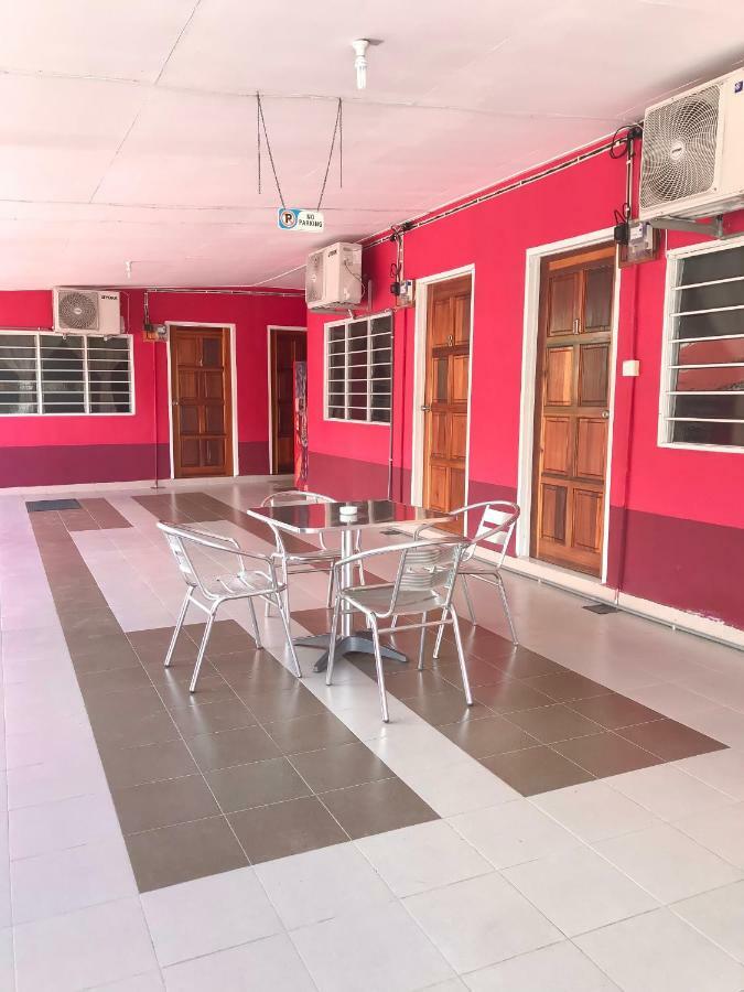Rayyan'S Roomstay Pantai Kok Exterior photo